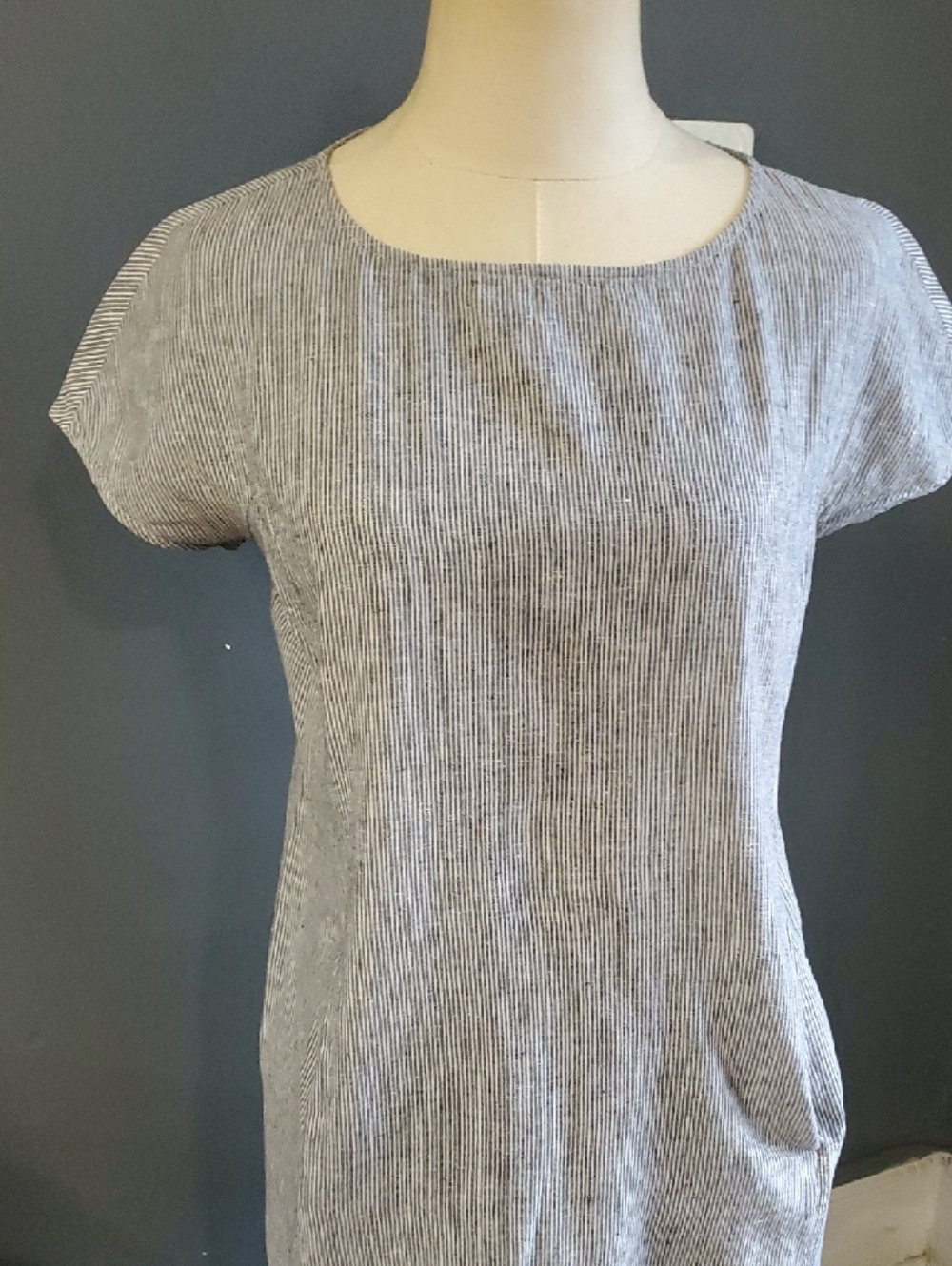 Casual Short-Sleeve Shift Dress in Light Blue and White Stripes Size PS. - Picture 3 of 14